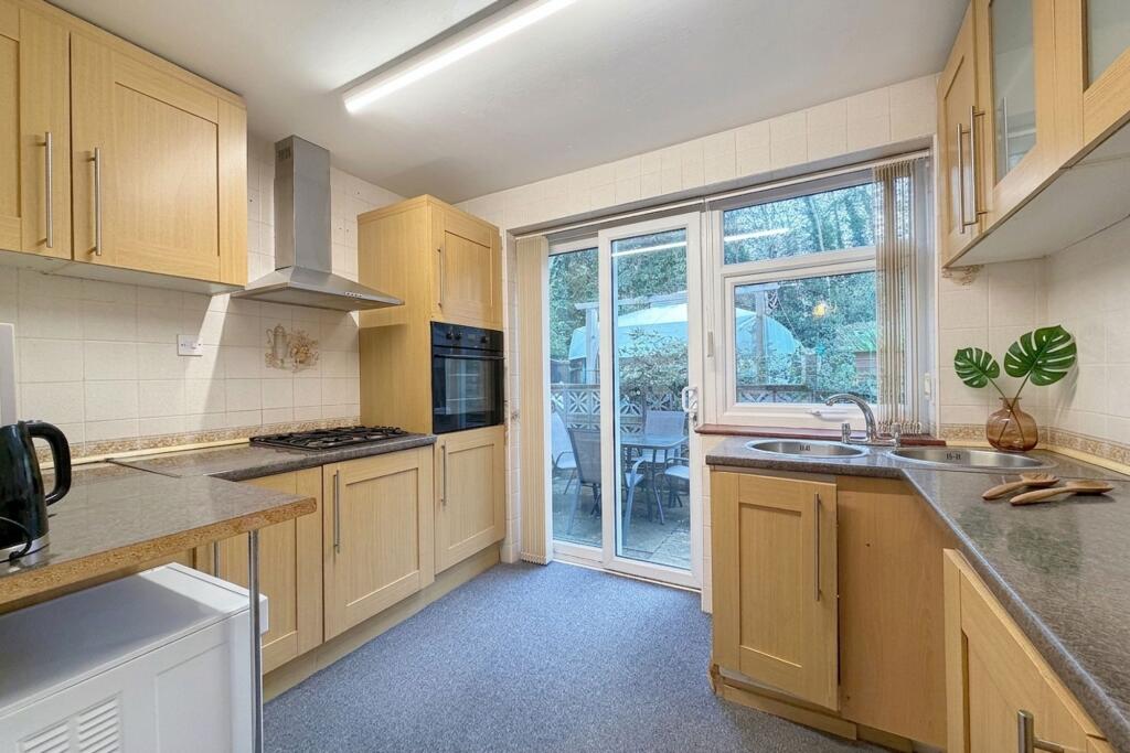 Apartment in Coventry, Stonehouse Estate, Tollbar End - View 3