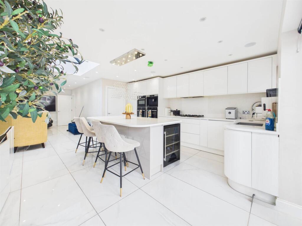 House in Southall - View 3