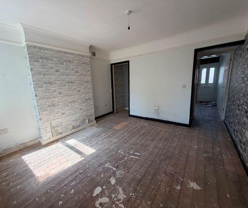 House in Ashfield, Sutton in Ashfield, Nottinghamshire - View 5