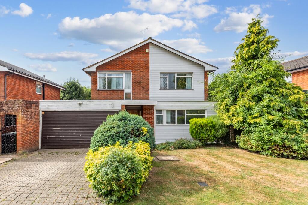 4-bed detached on Greenacres Drive, Stanmore, HA7, £900,000