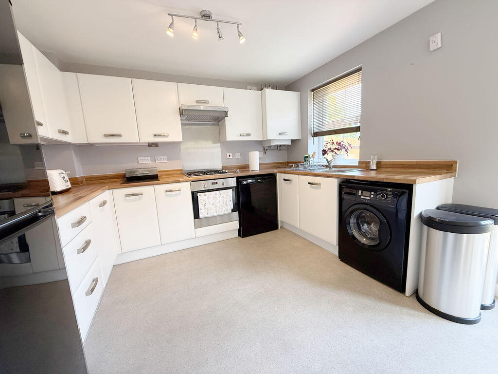House in South Kesteven, Grantham - More