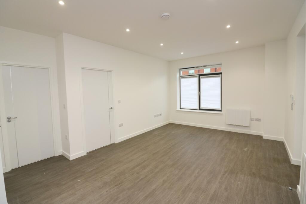 Apartment in Twickenham - View 3