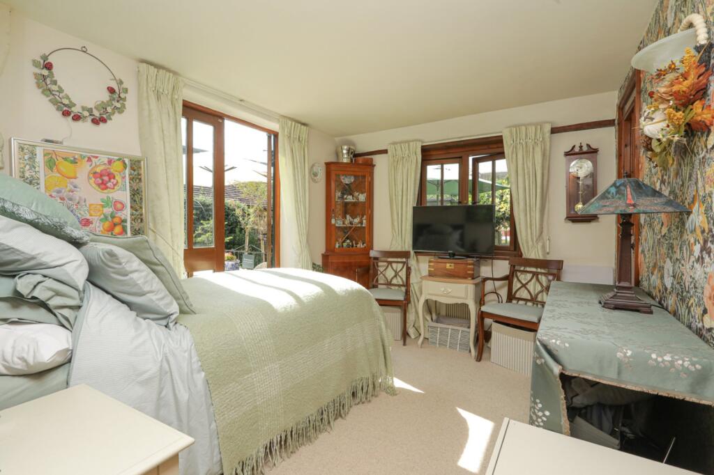 The Courtyard, Durlock Road, Staple, Canterbury, CT3 - More