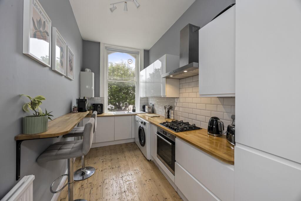 Apartment in Brighton & Hove, Brighton and Hove - View 5