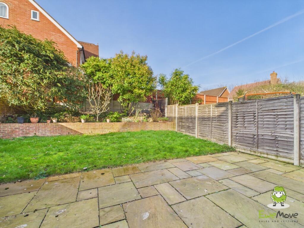 Speckled Wood Road, Basingstoke, Hampshire, RG24 photo 4