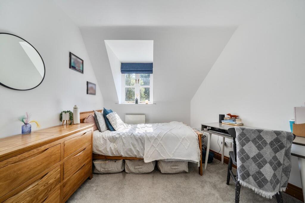 House in Tonbridge - More