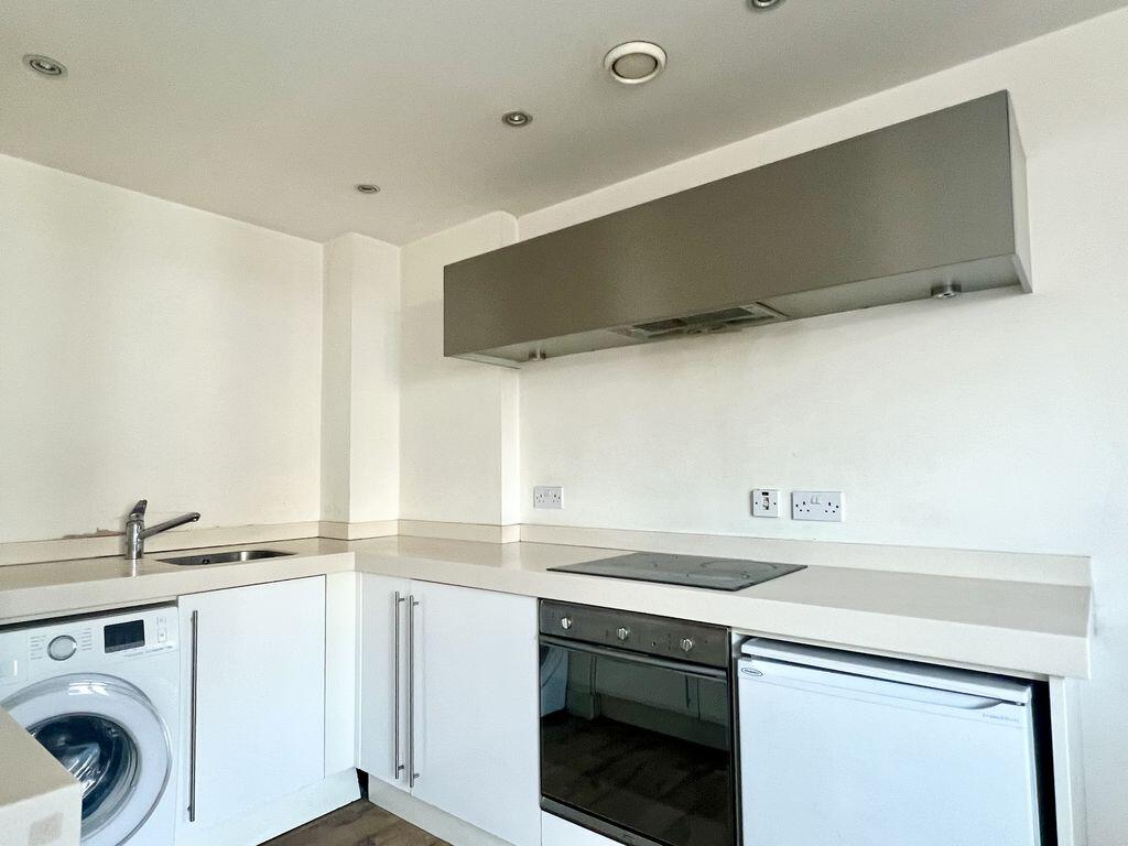 Apartment in Birmingham, Chinese Quarter, Jewellery Quarter - View 4