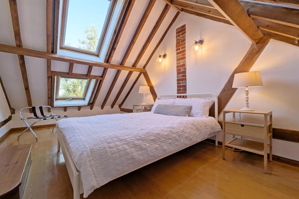 House in Horsham, Coldwaltham - View 5