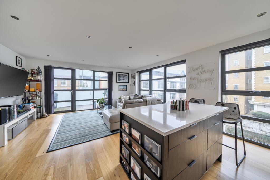 Main image of property: Alwen Court, 6 Pages Walk, London, SE1