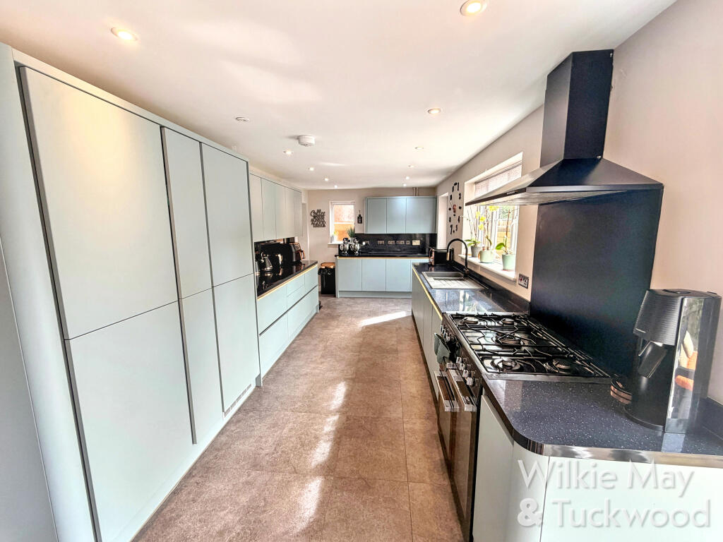 House in Bridgwater, Wembdon - View 2