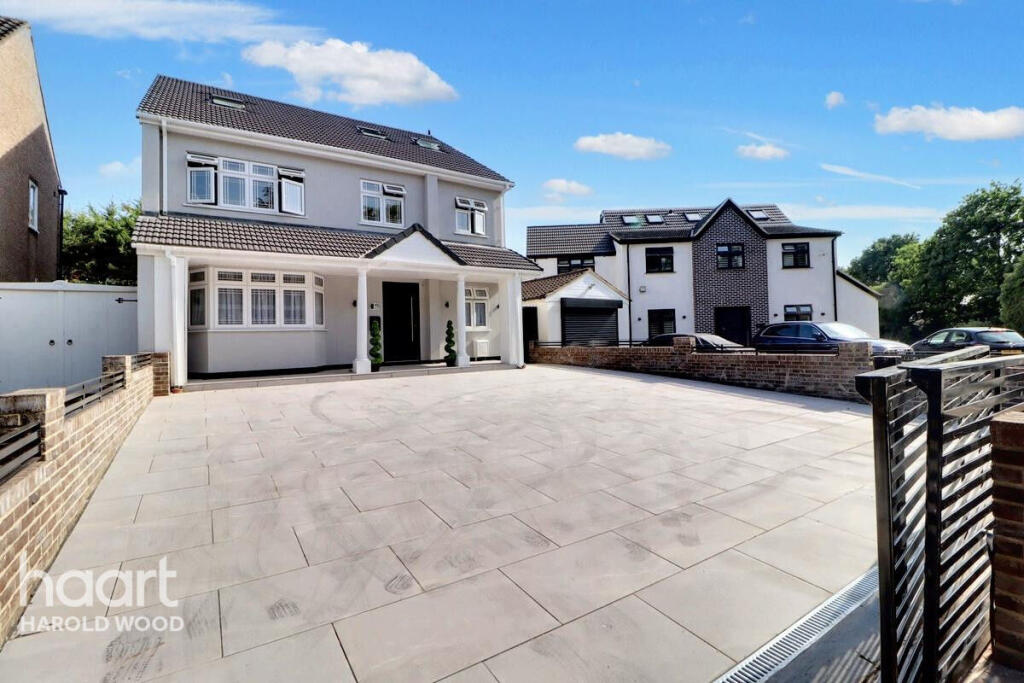 Sackville Crescent, Harold Wood photo 2