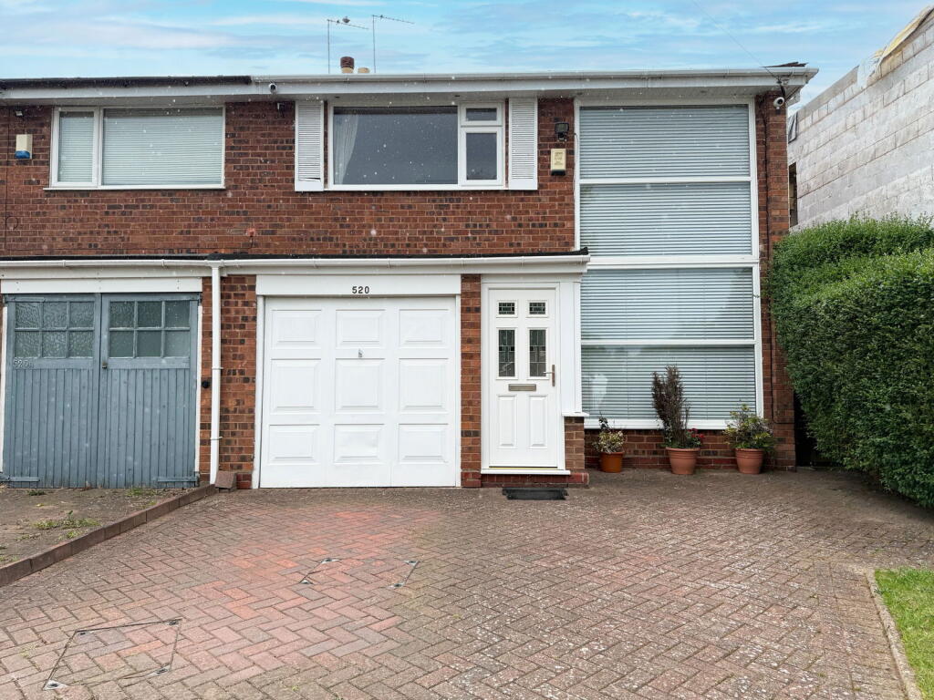 Main image of property: Haslucks Green Road, Shirley, B90 1DS