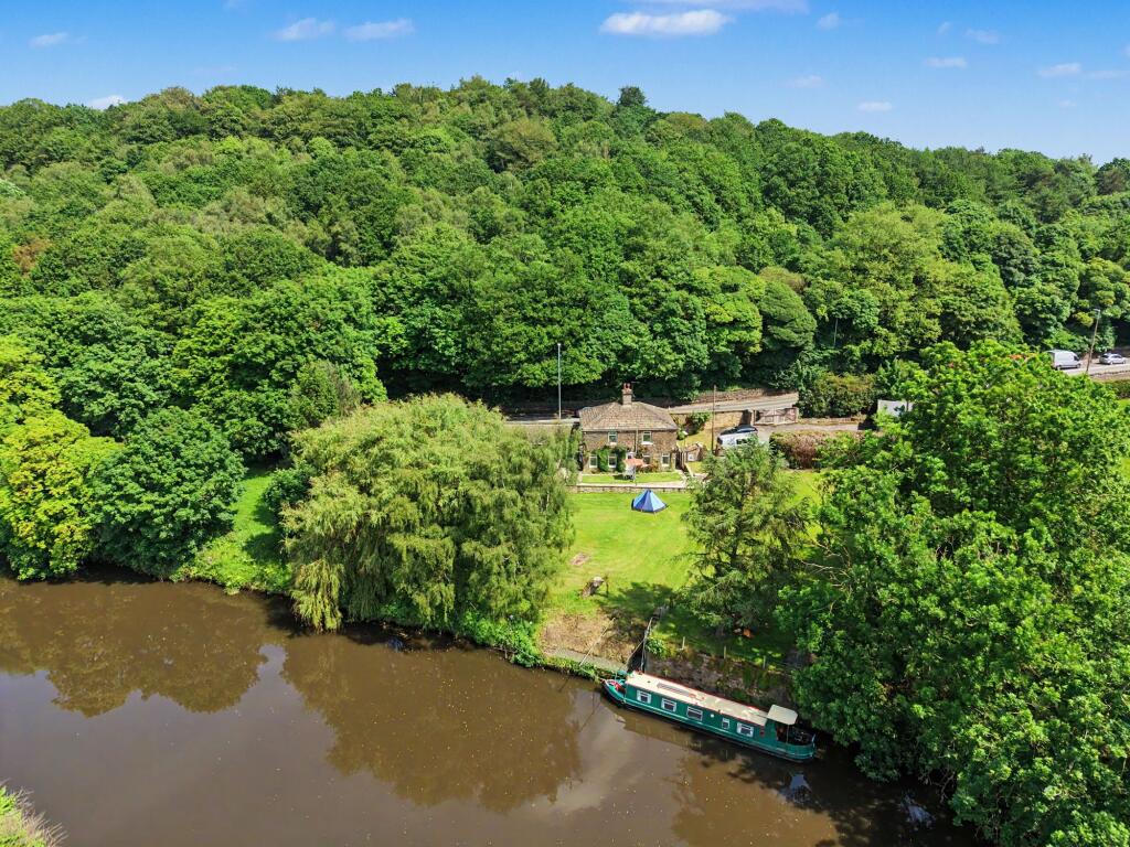 Main image of property: Wakefield Road, Mirfield, WF14