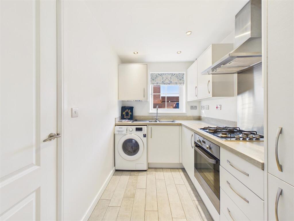 House in Hull - View 4