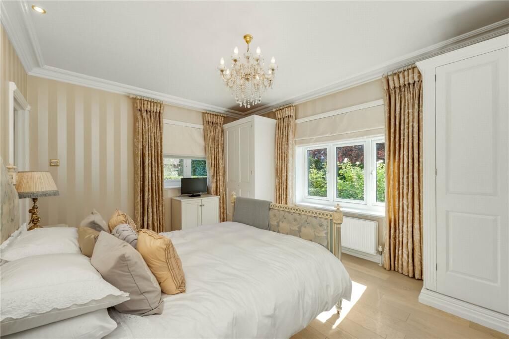 Apartment in Reigate and Banstead, Surrey - View 5
