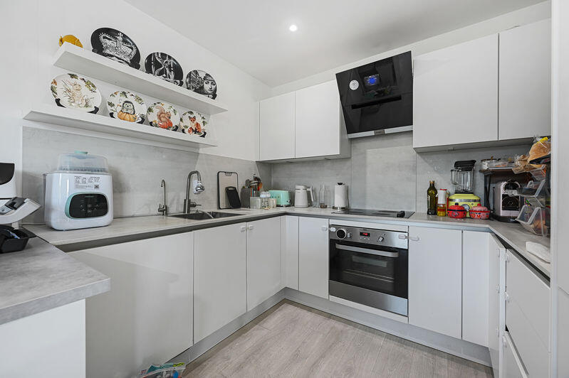 Apartment in London - View 3