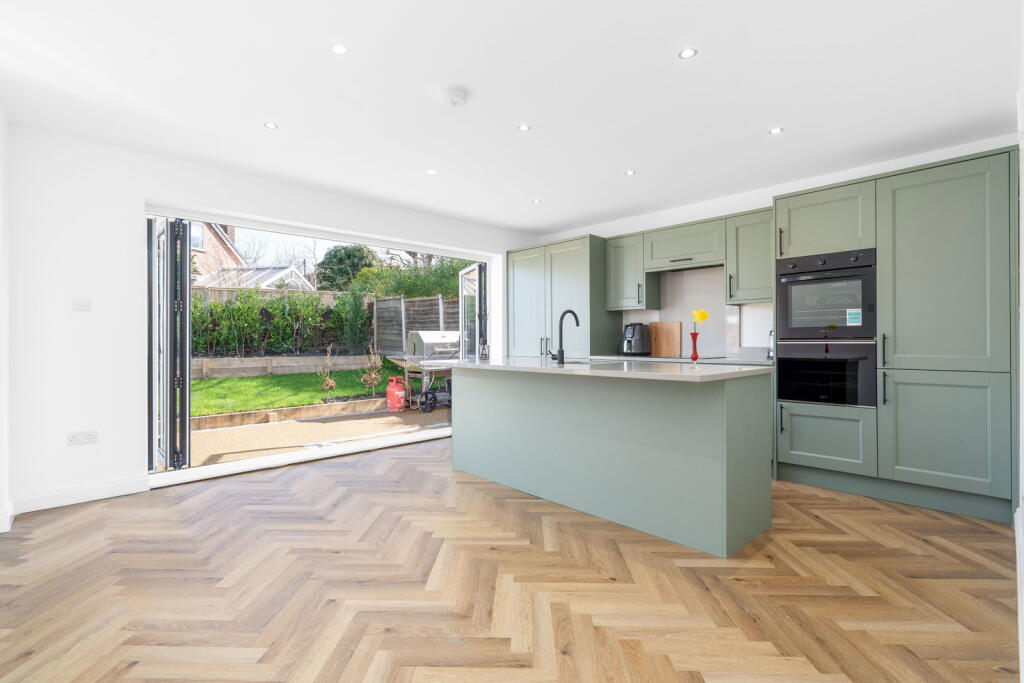 Denefield Close, Marple Bridge - View 4