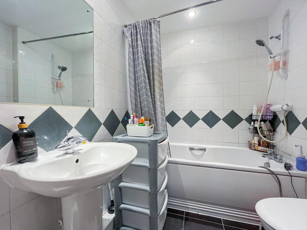 Apartment in Leeds - More