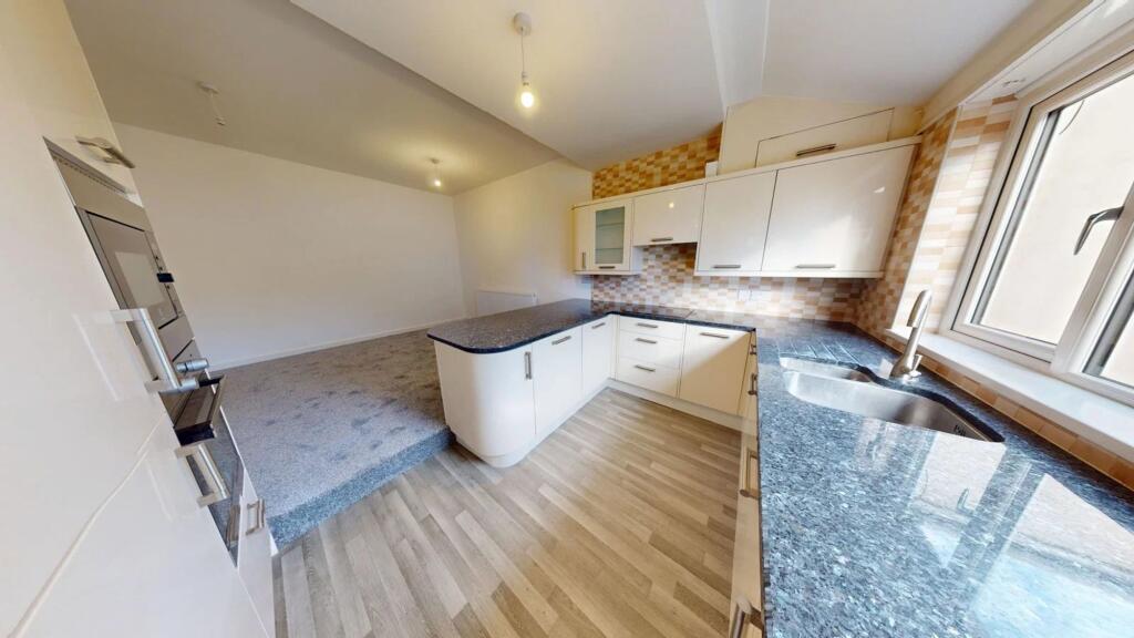 Main image of property: Sunnyside, Edenthorpe, DN3