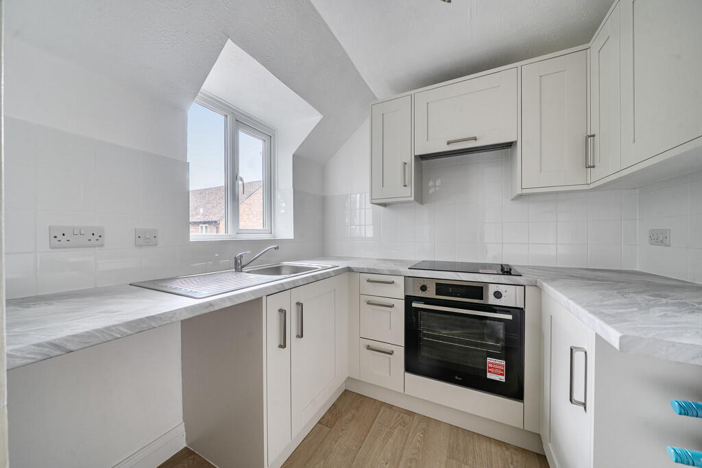 Apartment in Hungerford, Eddington - View 5