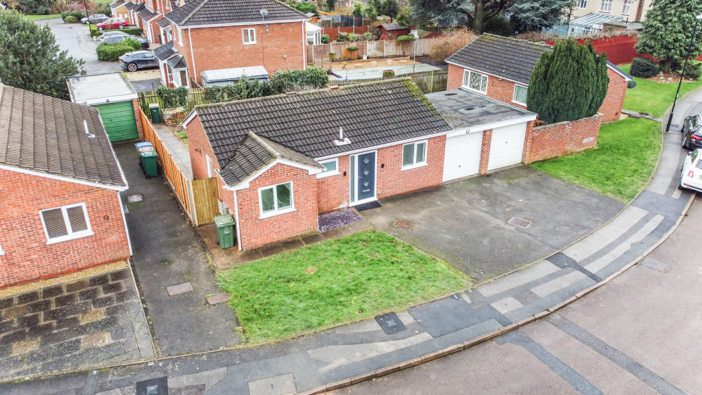 2-bed detached on Horse Shoe Road, Coventry, CV6, £270,000