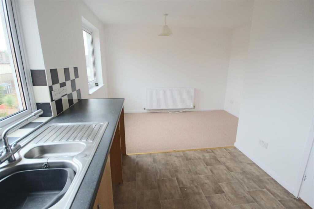 Stockwood Road, Chippenham photo 4