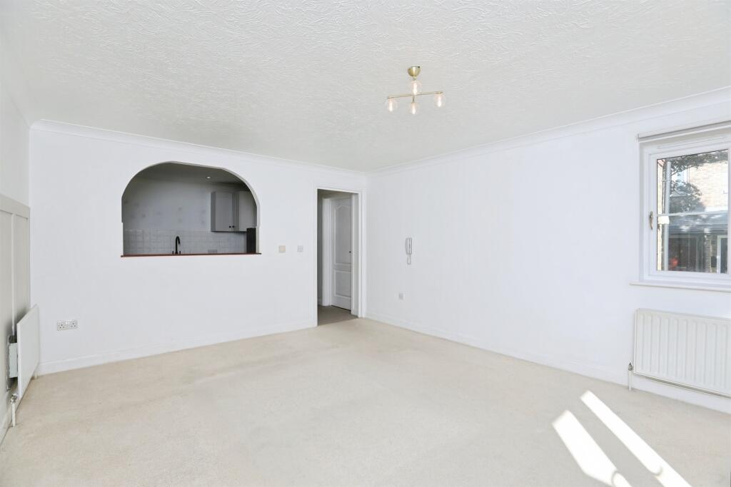 Apartment in Swale, Iwade - View 2