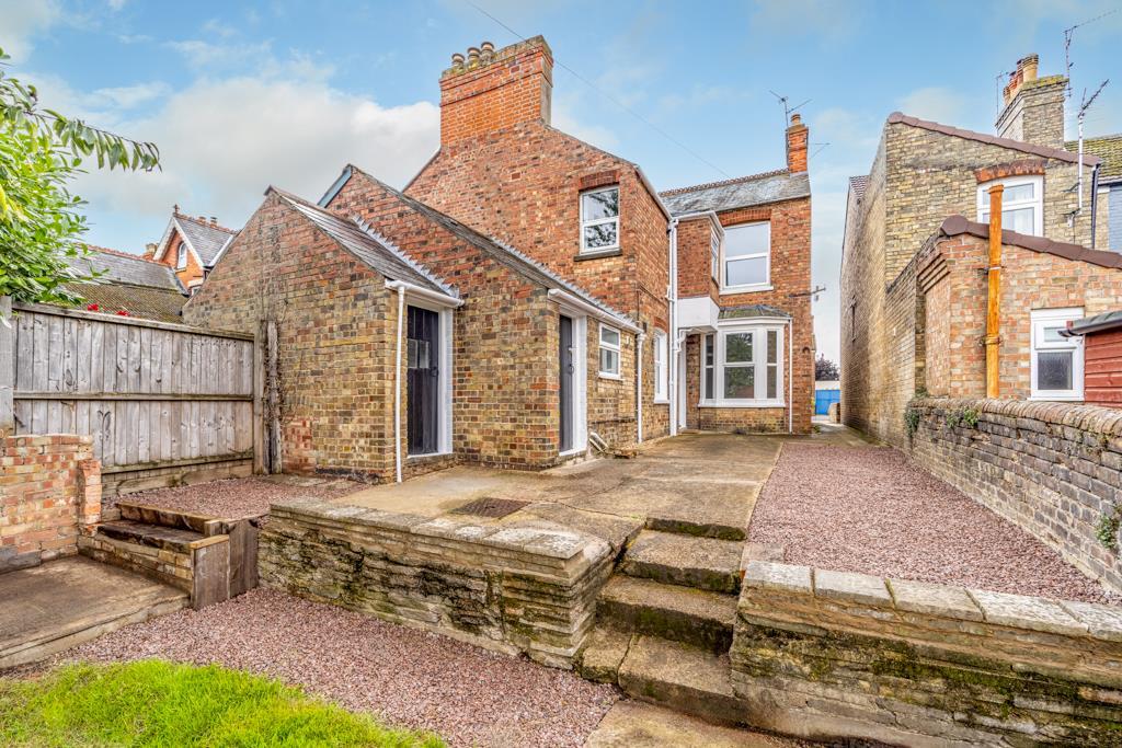 4-bed semi-detached on 126, Winsover Road, Spalding, £229,500