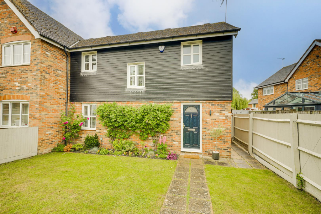 Main image of property: Manor Close, Stoke Hammond, Milton Keynes