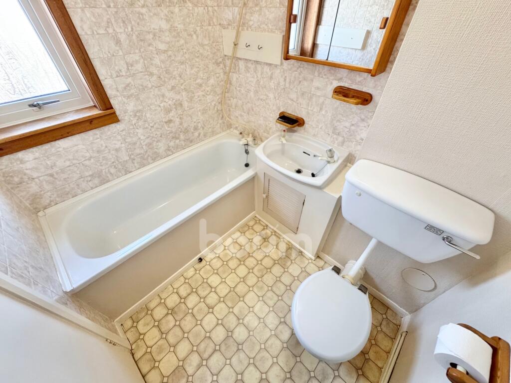 House in Johnstone, Merchiston, Renfrewshire - View 5