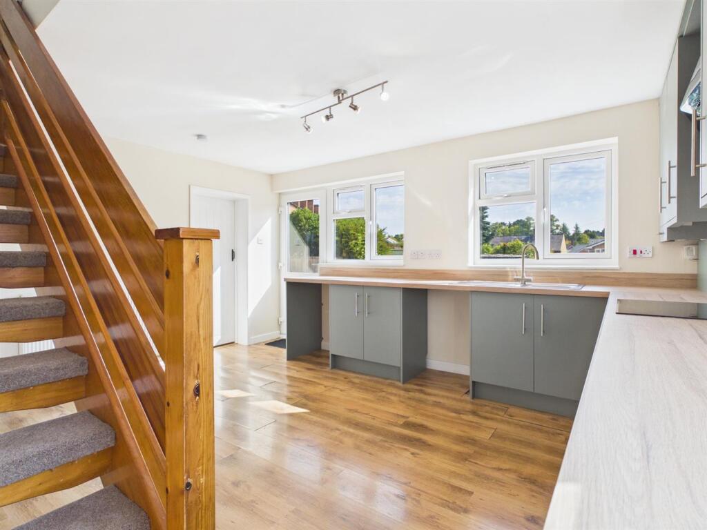House in Dudley - View 4