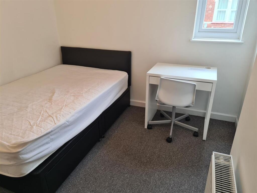 1 bedroom house share for rent