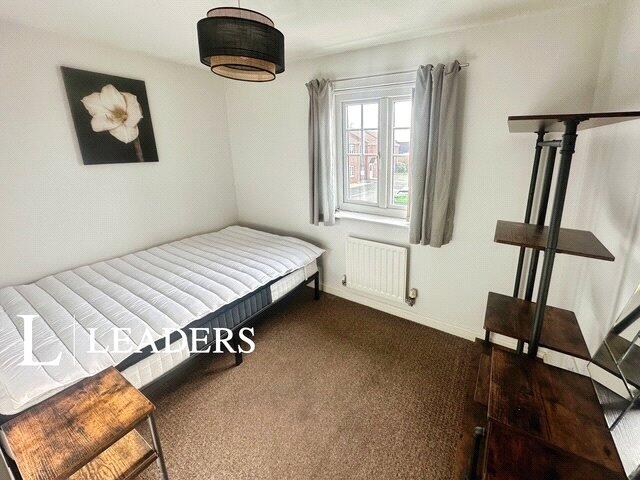 Main image of property: 5 Waterlily Close, Stoke-on-Trent, Staffordshire, ST1