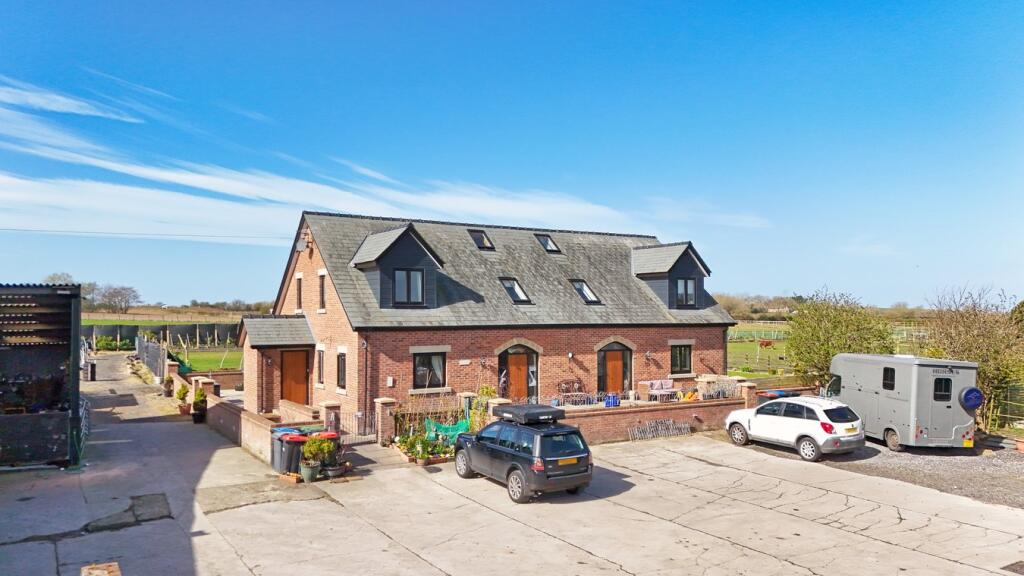 5-bed house on Brickhouse Lane, Hambleton, FY6, £1,350,000
