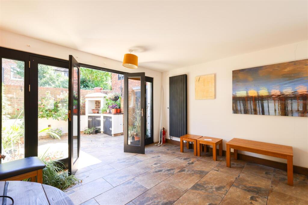 House in Tonbridge - View 2