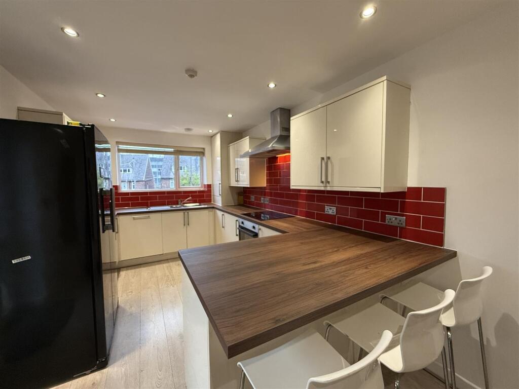 House in Bangor, Garth - View 2