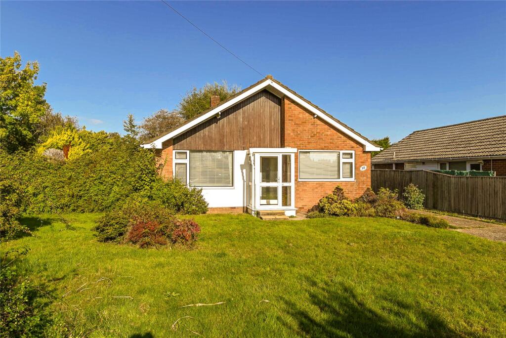 3-bed bungalow on Blenheim Crescent, Hordle, Lymington, Hampshire, SO41, £370,000