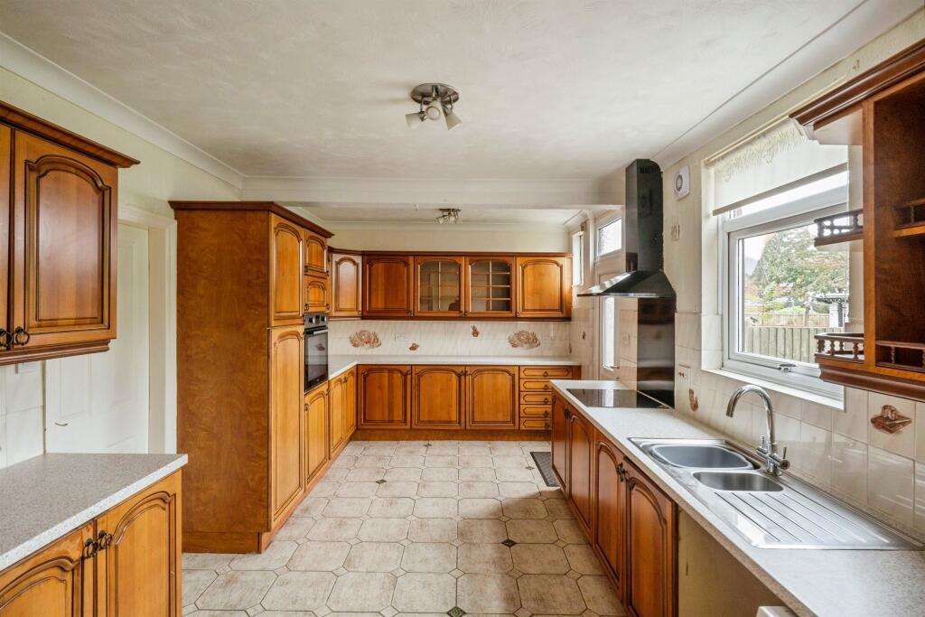 Shrewsbury Road, Bircotes, Doncaster photo 2