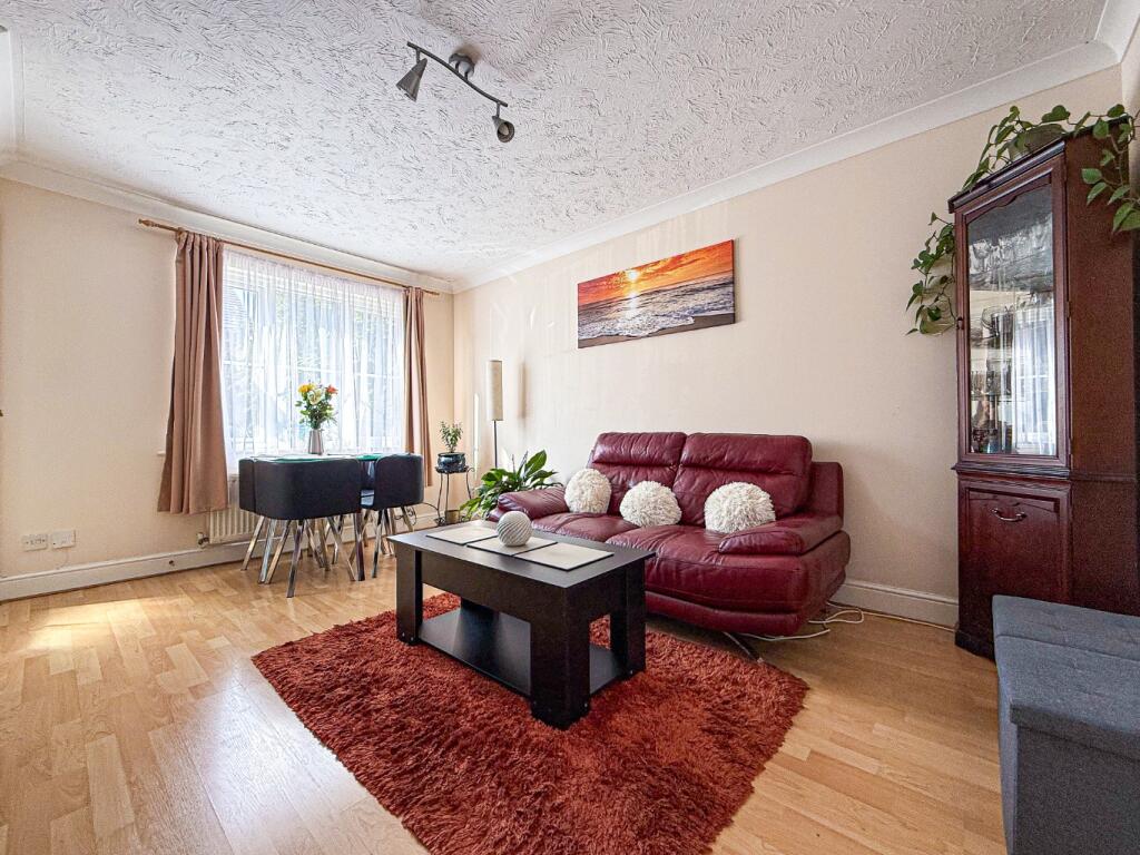 Standfast Place, Taunton, Somerset. photo 3