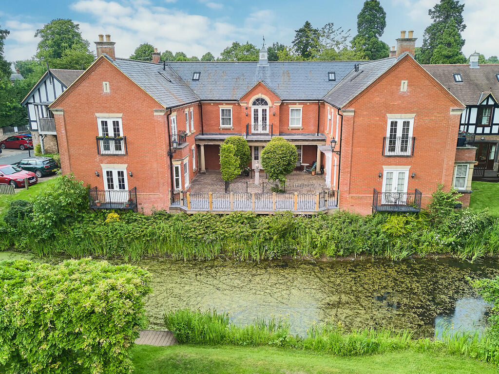 2-bed flat on Guy's Common, Dunchurch, Rugby, £285,000