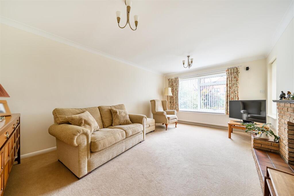 House in Silverstone, West Northamptonshire - More