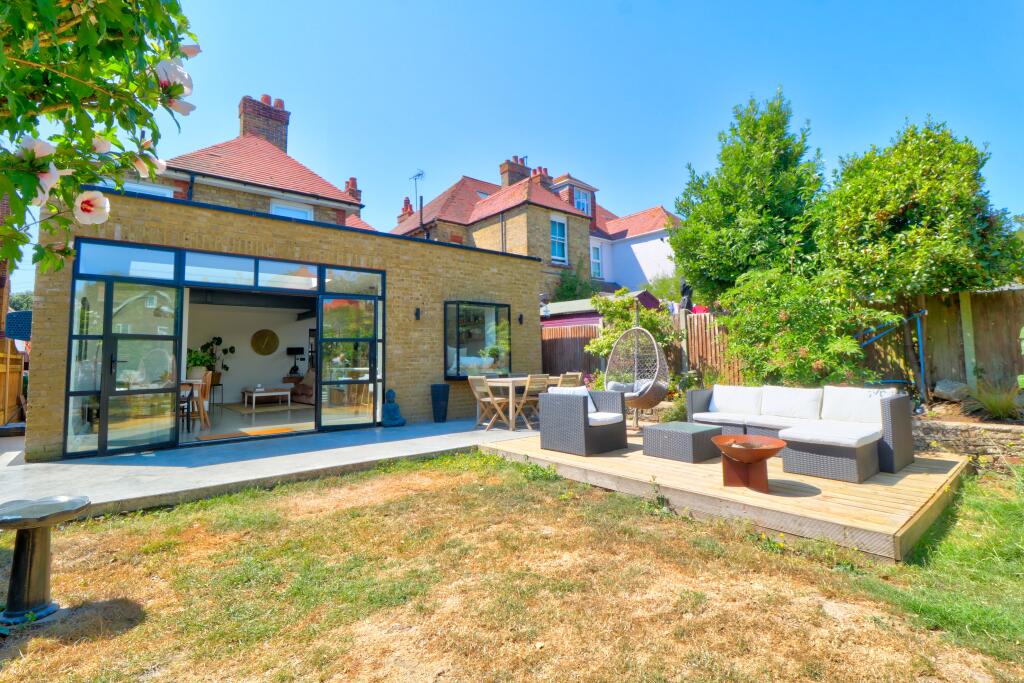 King Edward Avenue, Broadstairs, CT10 photo 4