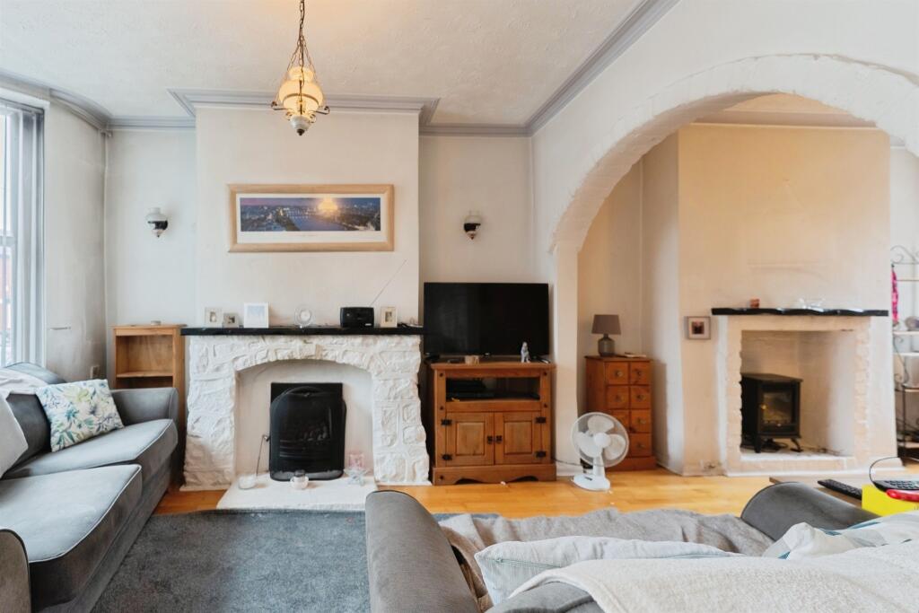 House in Wirral, Liverpool City Region - View 2