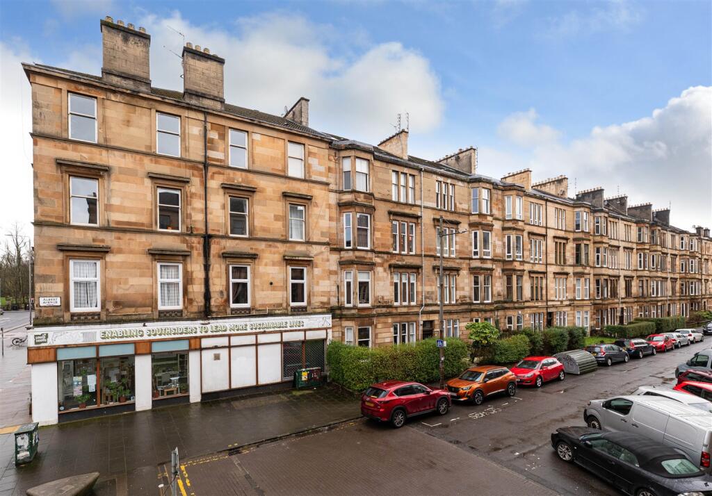 Main image of property: 3/1, 9 Albert Avenue, Queens Park, G42 8RB