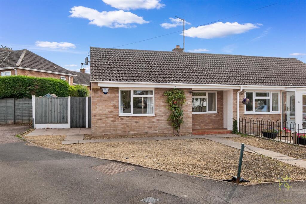 Main image of property: St. Peters Close, Evesham
