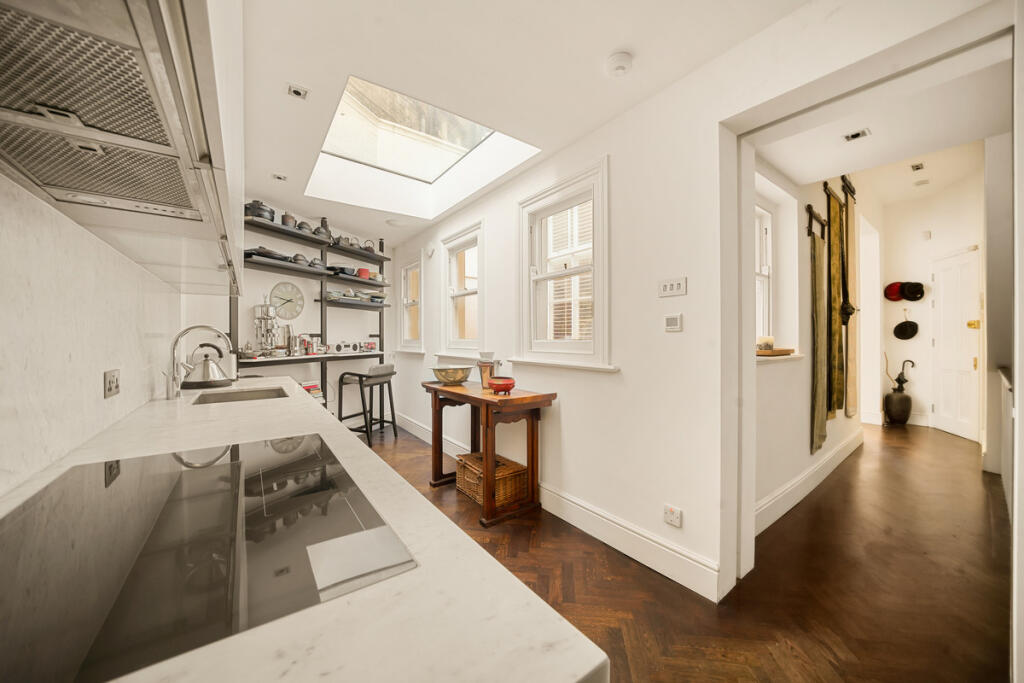 Apartment in London, Paddington - View 5