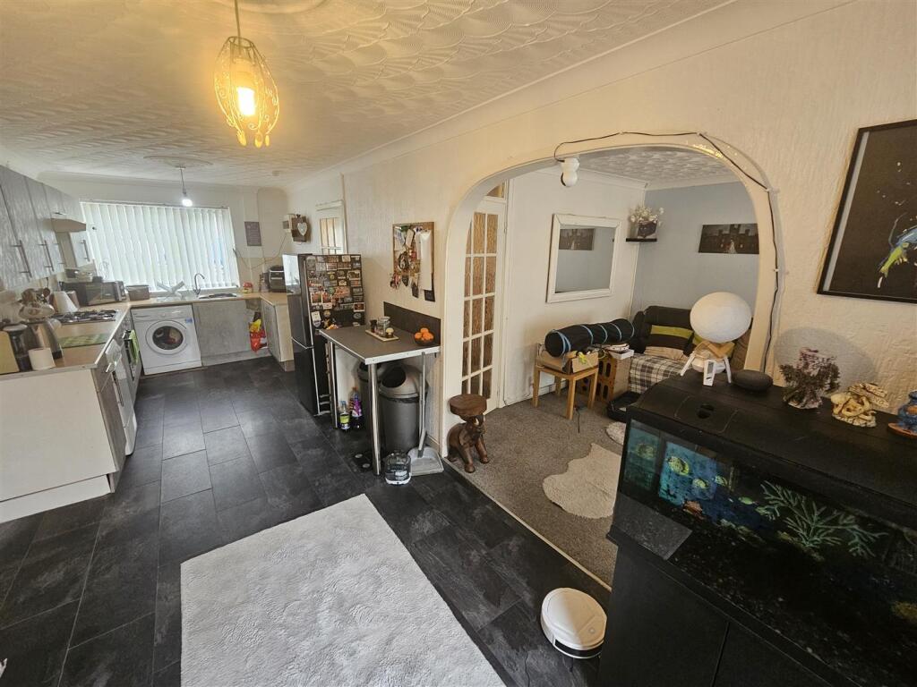 House in Cardiff, Pentrebane, Fairwater - View 5