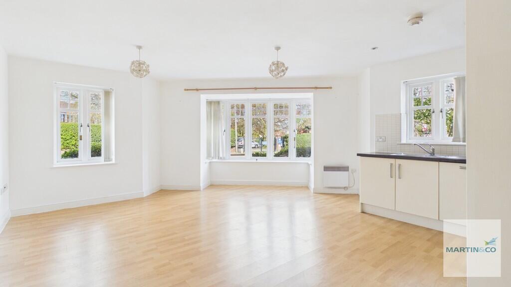 Apartment in Sutton Coldfield, Maney - View 3