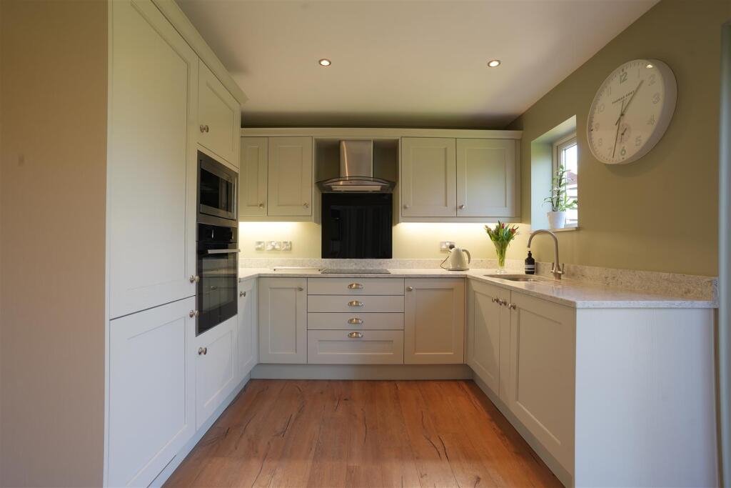 House in Sheffield, Hill Side, Penistone - View 3
