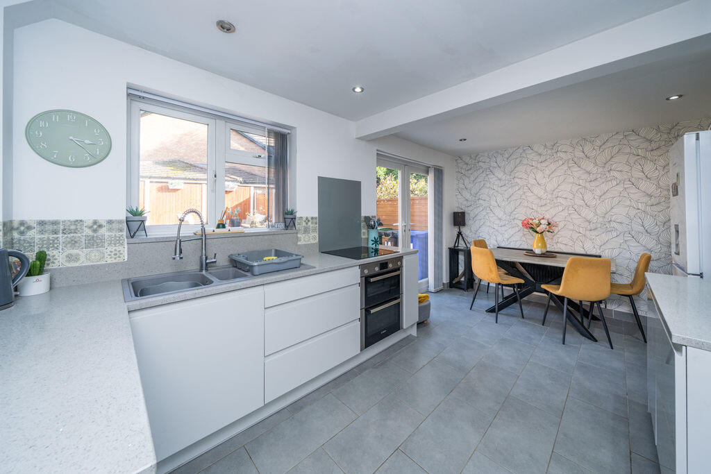 House in Dudley, Gornal Wood, Cooper's Bank - View 4